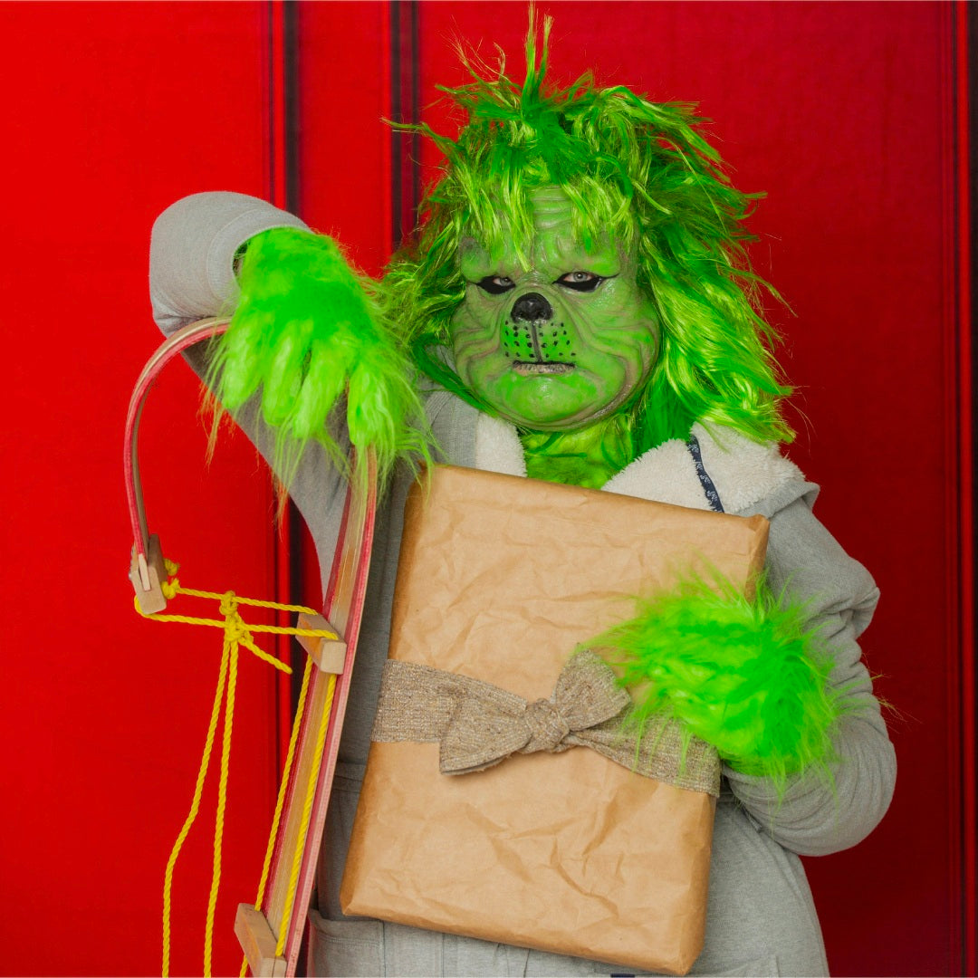 Grumpy Green Guy Photos with S.Smart Photography - November 8th