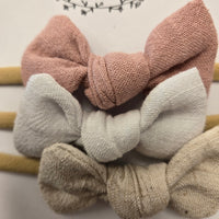Neutral linen baby bow set