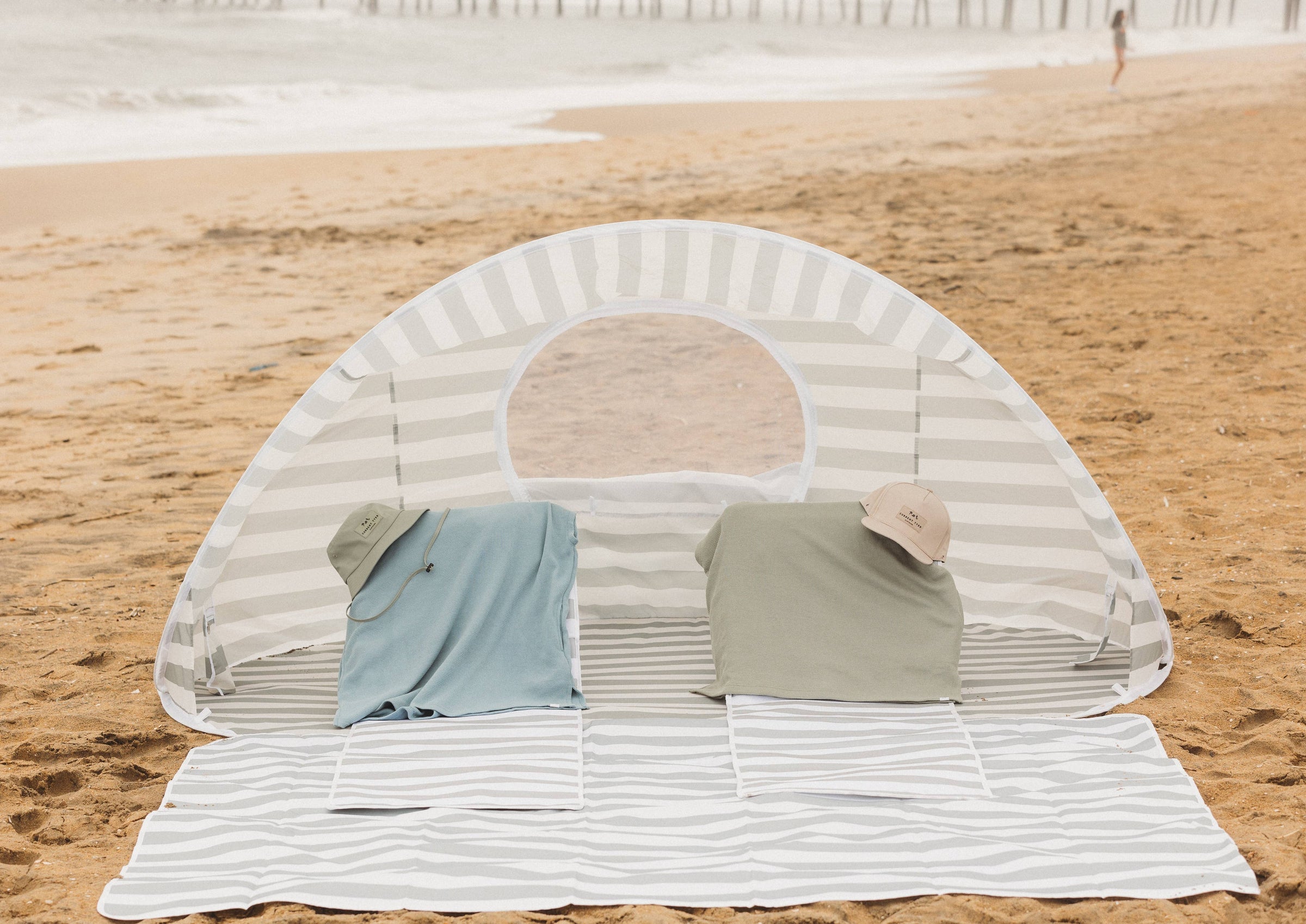 SS2025 Fold Out Beach Lounger
