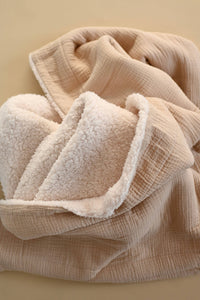 Minika Muslin & Sherpa Blanket - Latte