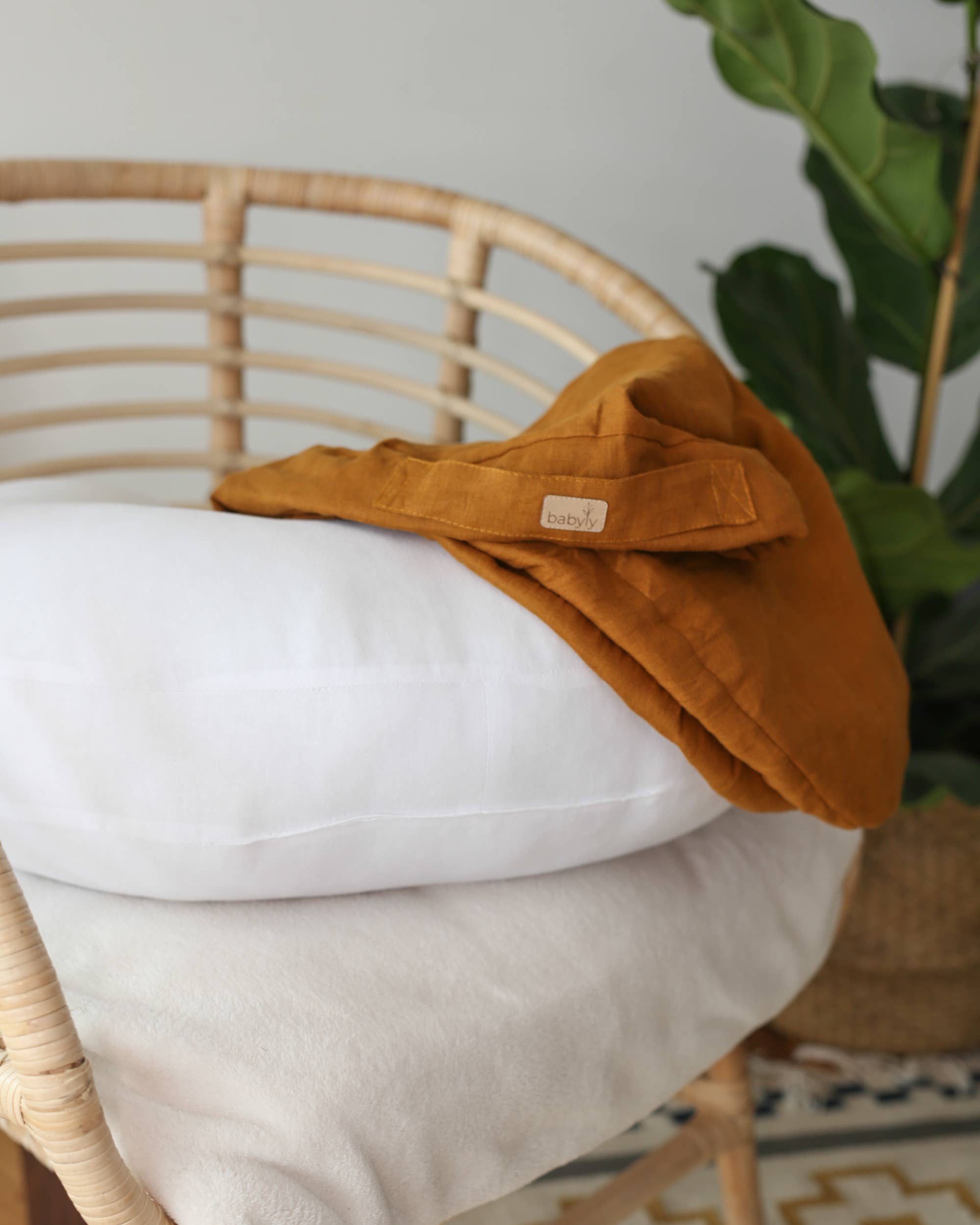 Babyly - Linen Nursing Pillow