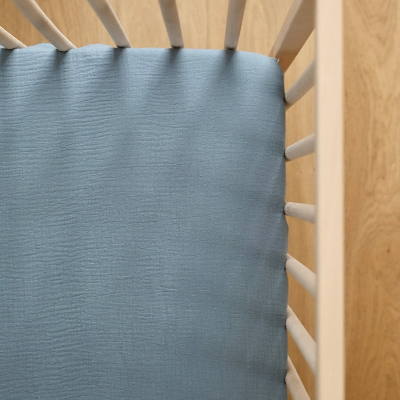 Crepe standard crib sheet - Billy blue