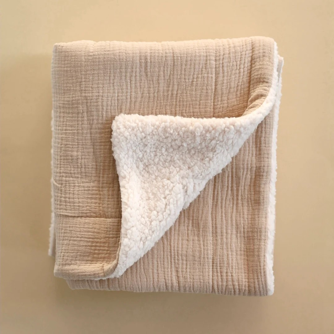 Minika - Muslin and Sherpa Blanket