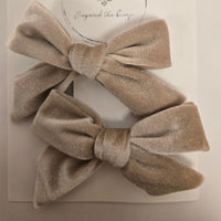 BTB - Velvet Bow Clip