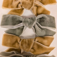 BTB - Small Velvet Bow Clip