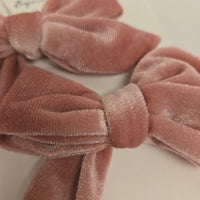 BTB - Velvet Bow Clip