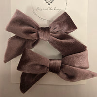 BTB - Velvet Bow Clip