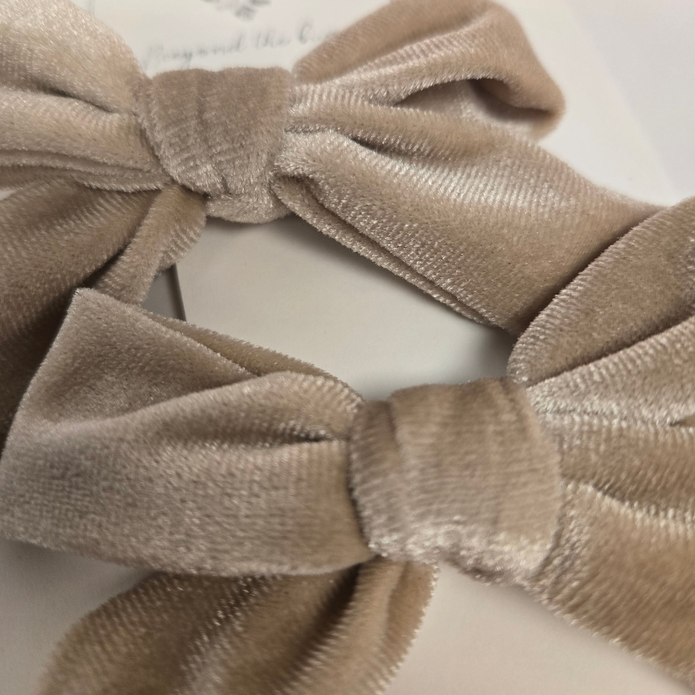 BTB - Velvet Bow Clip