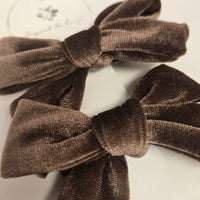BTB - Velvet Bow Clip